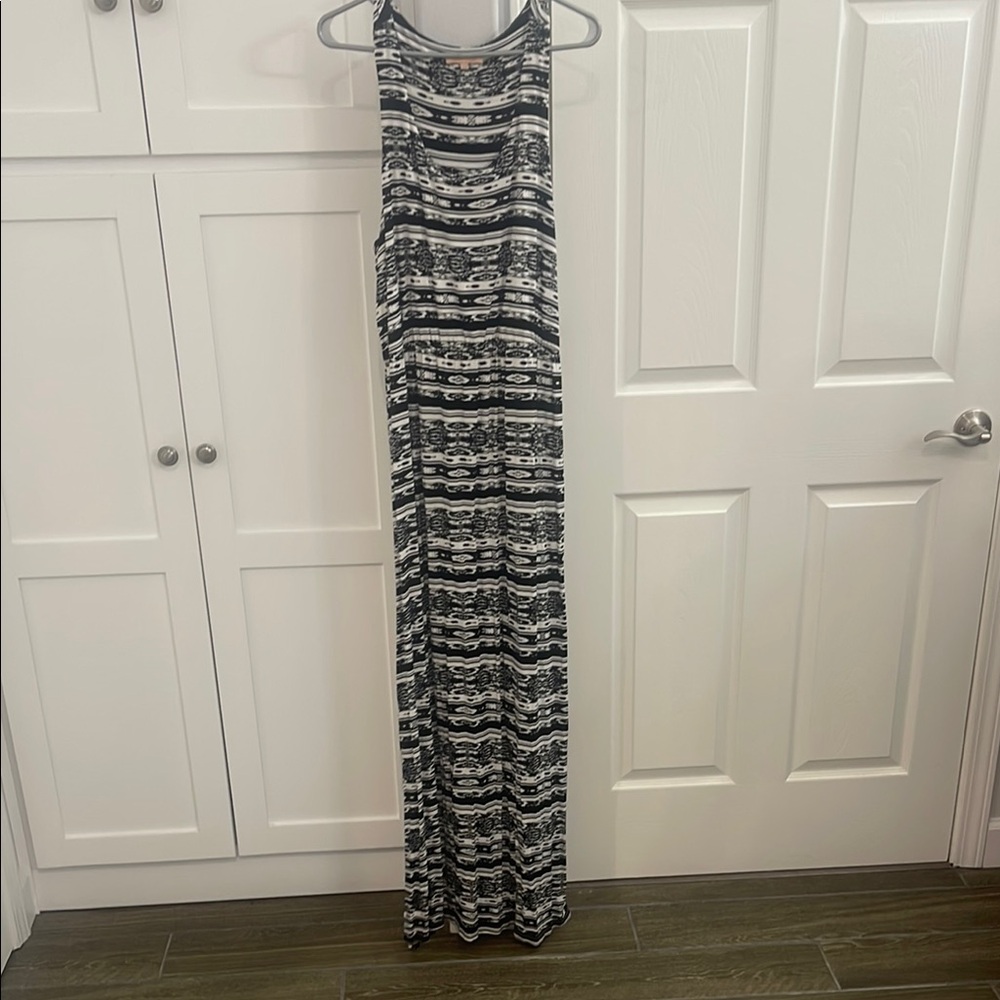 Gibson Latimer Black and White Halter Maxi Sundress